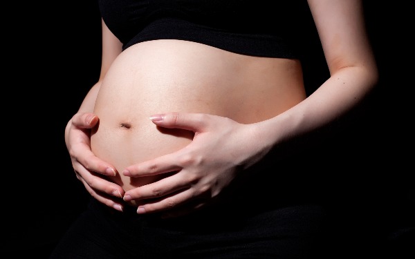 做试管备孕为什么要吃补佳乐？