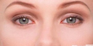 眼部皮肤干燥的6个解决方法，轻松应对眼部皮肤干燥问题